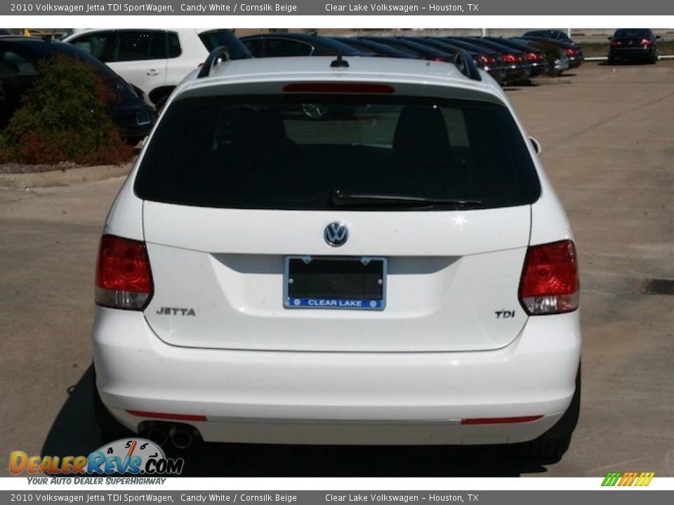2010 Volkswagen Jetta TDI SportWagen Candy White / Cornsilk Beige Photo #13