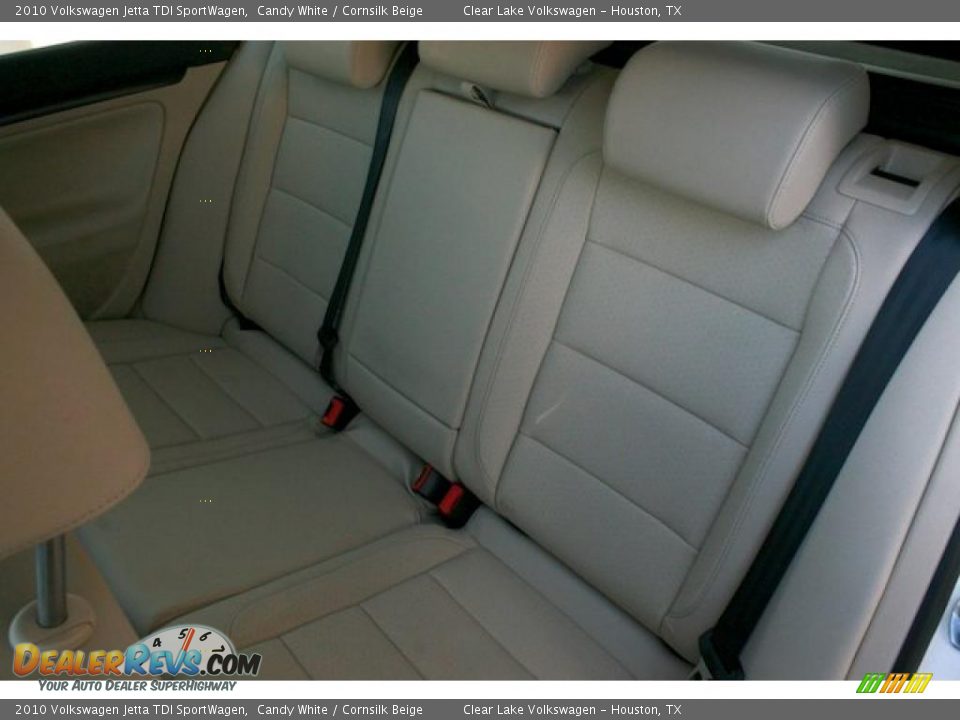 2010 Volkswagen Jetta TDI SportWagen Candy White / Cornsilk Beige Photo #18