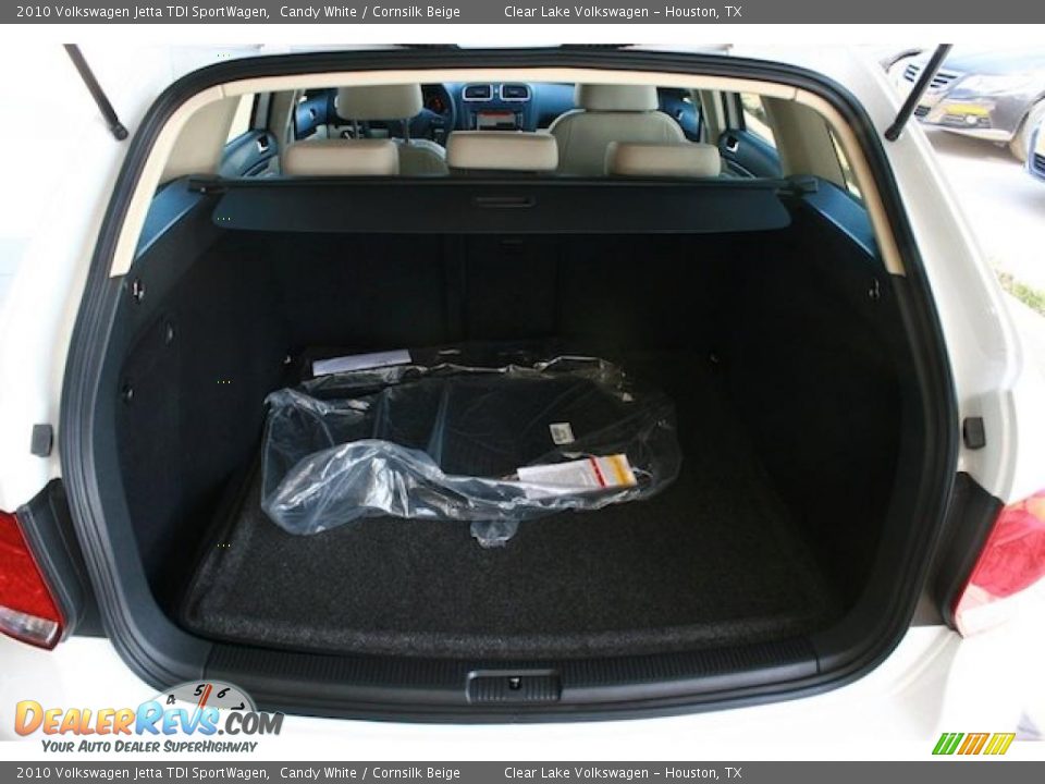 2010 Volkswagen Jetta TDI SportWagen Candy White / Cornsilk Beige Photo #19