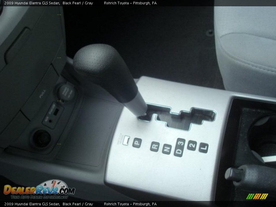 2009 Hyundai Elantra GLS Sedan Black Pearl / Gray Photo #16
