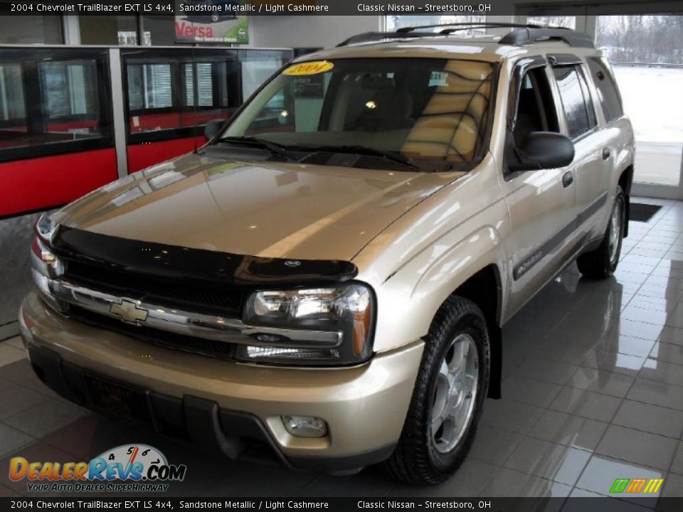 2004 Chevrolet TrailBlazer EXT LS 4x4 Sandstone Metallic / Light Cashmere Photo #1