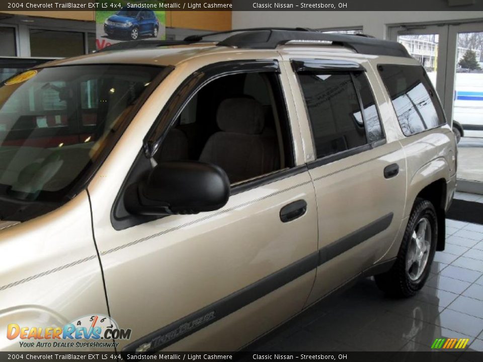 2004 Chevrolet TrailBlazer EXT LS 4x4 Sandstone Metallic / Light Cashmere Photo #8