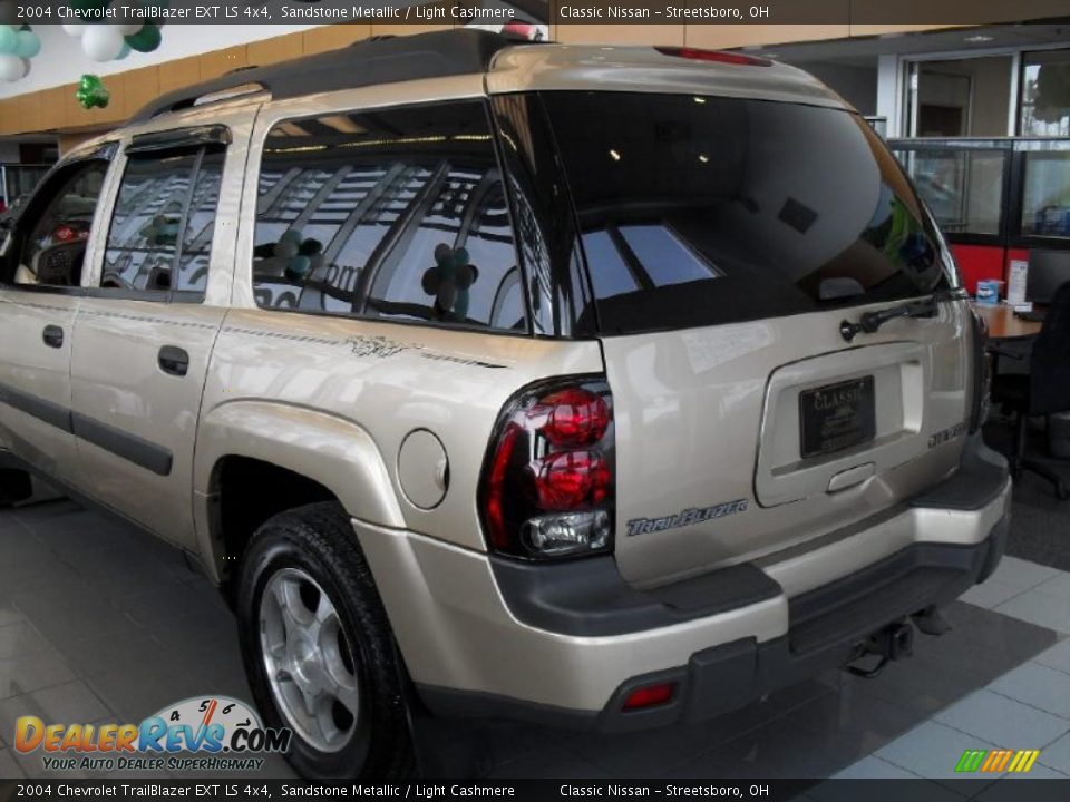 2004 Chevrolet TrailBlazer EXT LS 4x4 Sandstone Metallic / Light Cashmere Photo #9