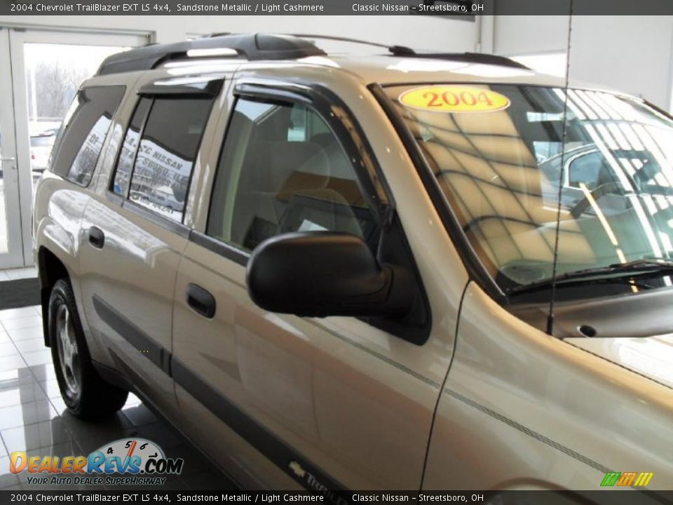 2004 Chevrolet TrailBlazer EXT LS 4x4 Sandstone Metallic / Light Cashmere Photo #11