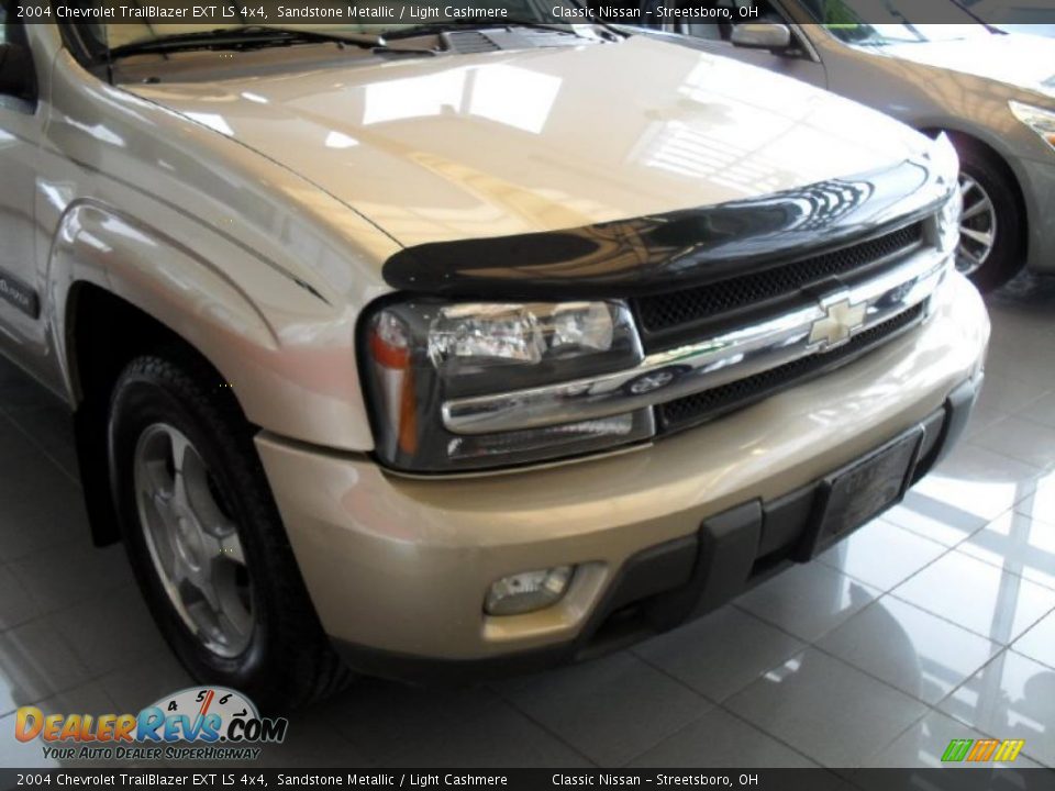 2004 Chevrolet TrailBlazer EXT LS 4x4 Sandstone Metallic / Light Cashmere Photo #12
