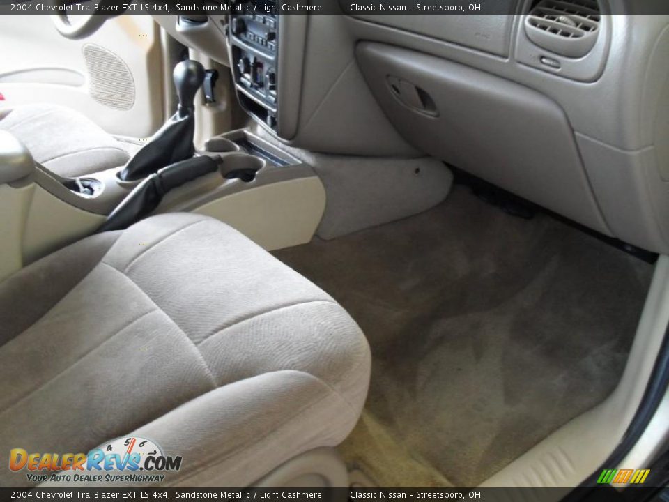 2004 Chevrolet TrailBlazer EXT LS 4x4 Sandstone Metallic / Light Cashmere Photo #16