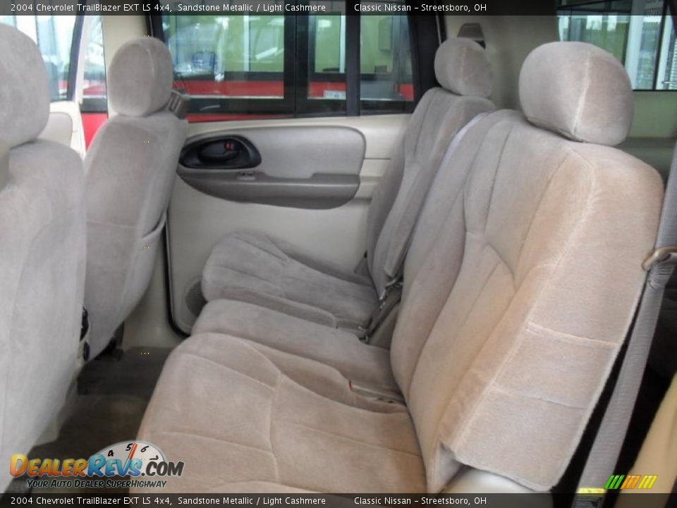 2004 Chevrolet TrailBlazer EXT LS 4x4 Sandstone Metallic / Light Cashmere Photo #18