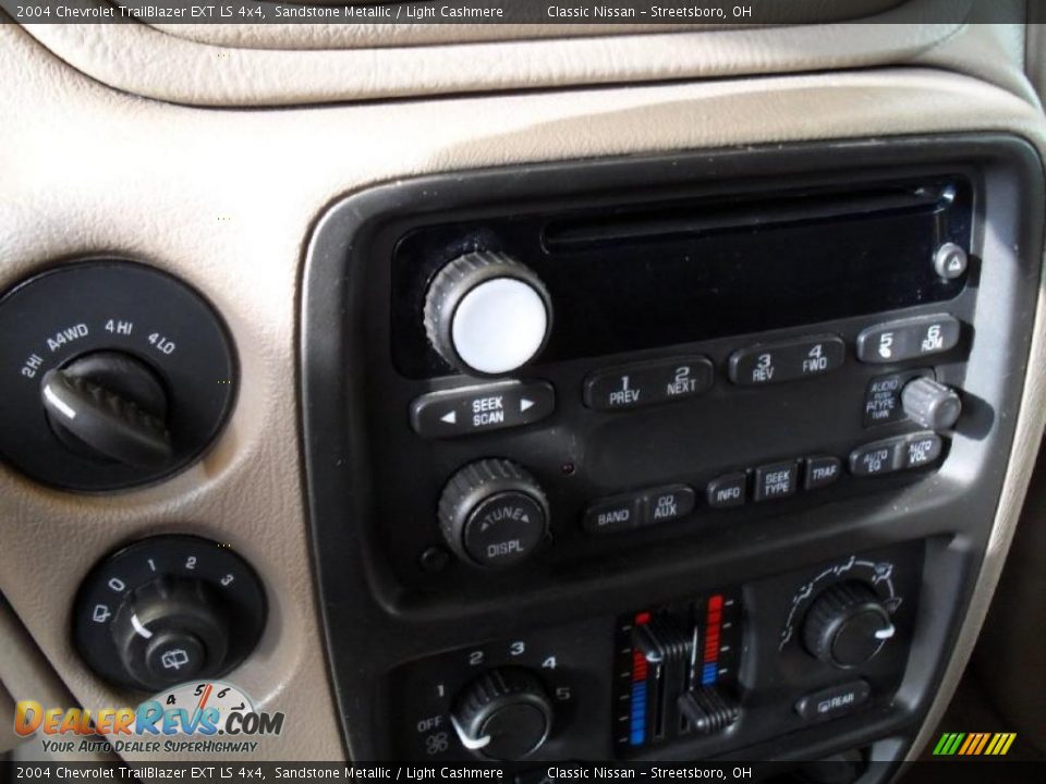 2004 Chevrolet TrailBlazer EXT LS 4x4 Sandstone Metallic / Light Cashmere Photo #26