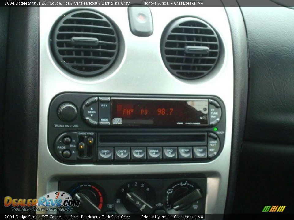 2004 Dodge Stratus SXT Coupe Ice Silver Pearlcoat / Dark Slate Gray Photo #14