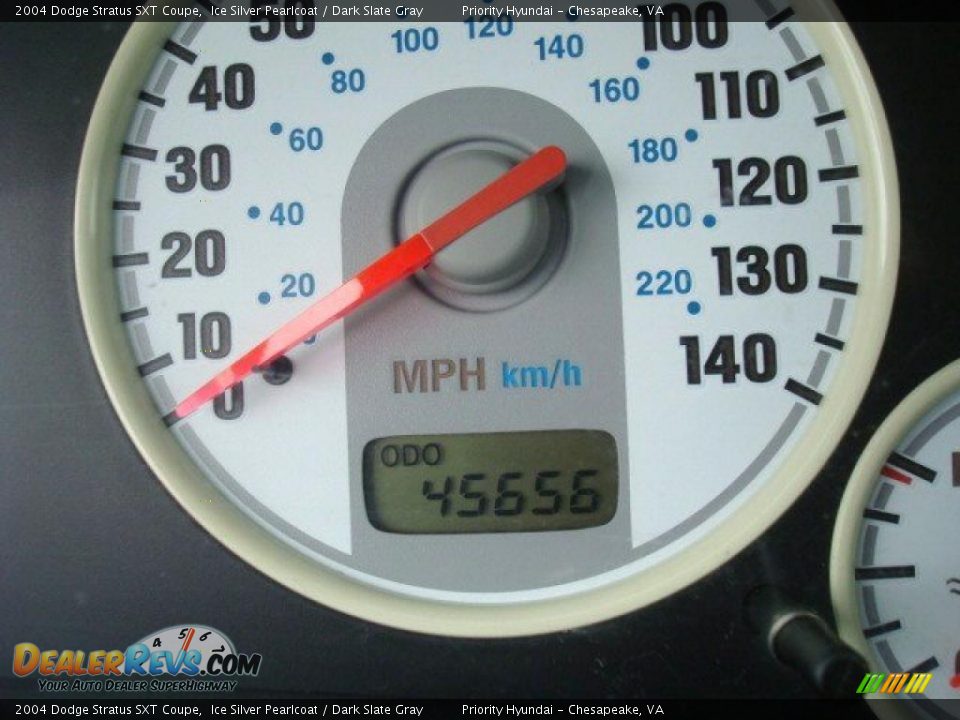 2004 Dodge Stratus SXT Coupe Ice Silver Pearlcoat / Dark Slate Gray Photo #17
