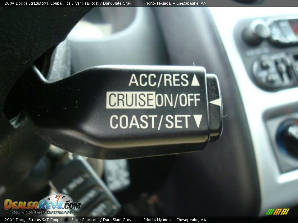2004 Dodge Stratus SXT Coupe Ice Silver Pearlcoat / Dark Slate Gray Photo #19