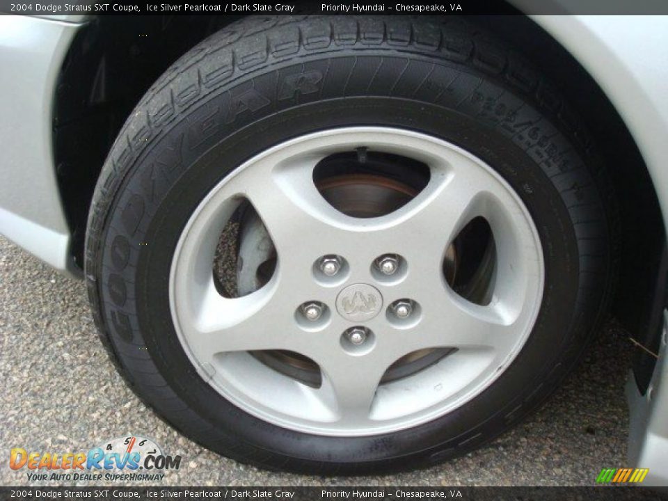 2004 Dodge Stratus SXT Coupe Ice Silver Pearlcoat / Dark Slate Gray Photo #20