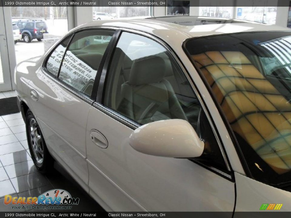 1999 Oldsmobile Intrigue GL Arctic White / Neutral Photo #11