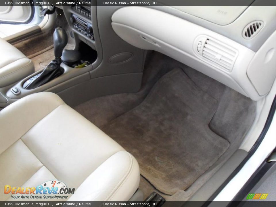 1999 Oldsmobile Intrigue GL Arctic White / Neutral Photo #16