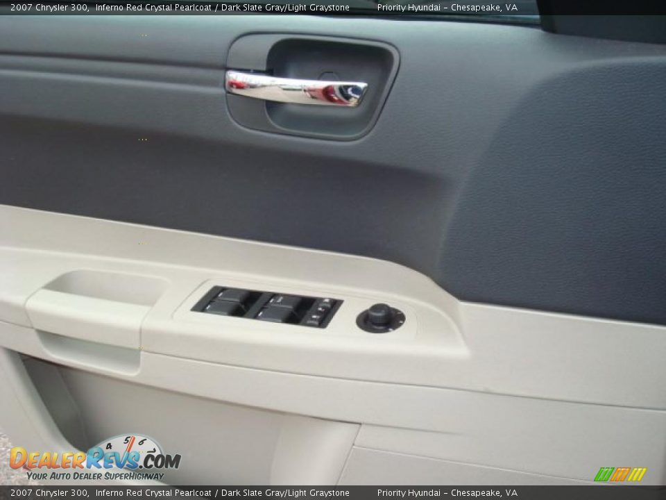 2007 Chrysler 300 Inferno Red Crystal Pearlcoat / Dark Slate Gray/Light Graystone Photo #16