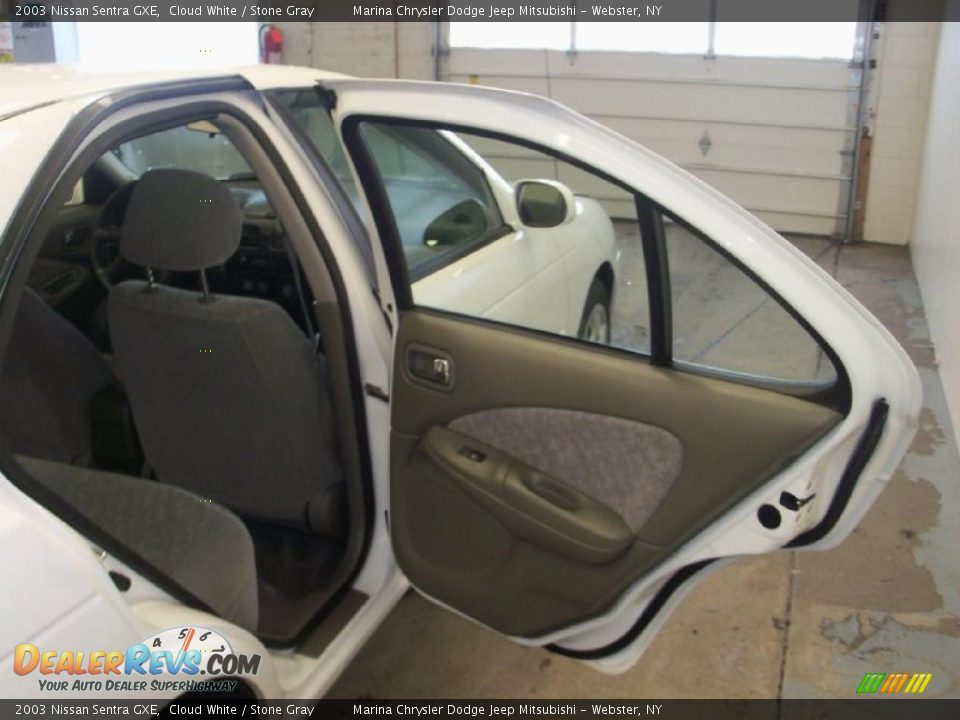 2003 Nissan Sentra GXE Cloud White / Stone Gray Photo #18