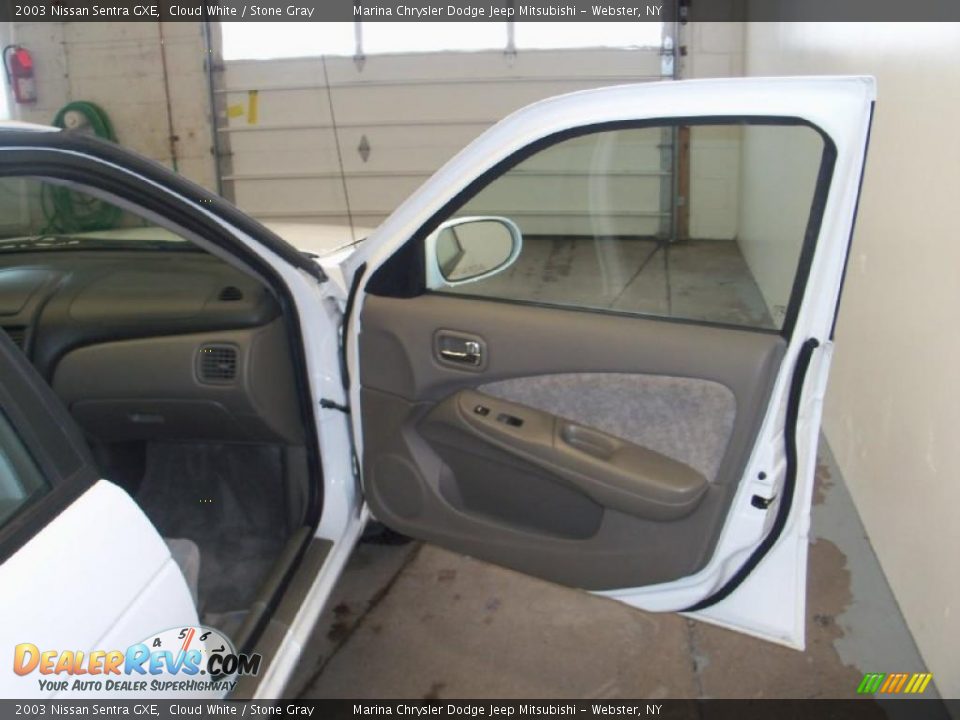 2003 Nissan Sentra GXE Cloud White / Stone Gray Photo #20