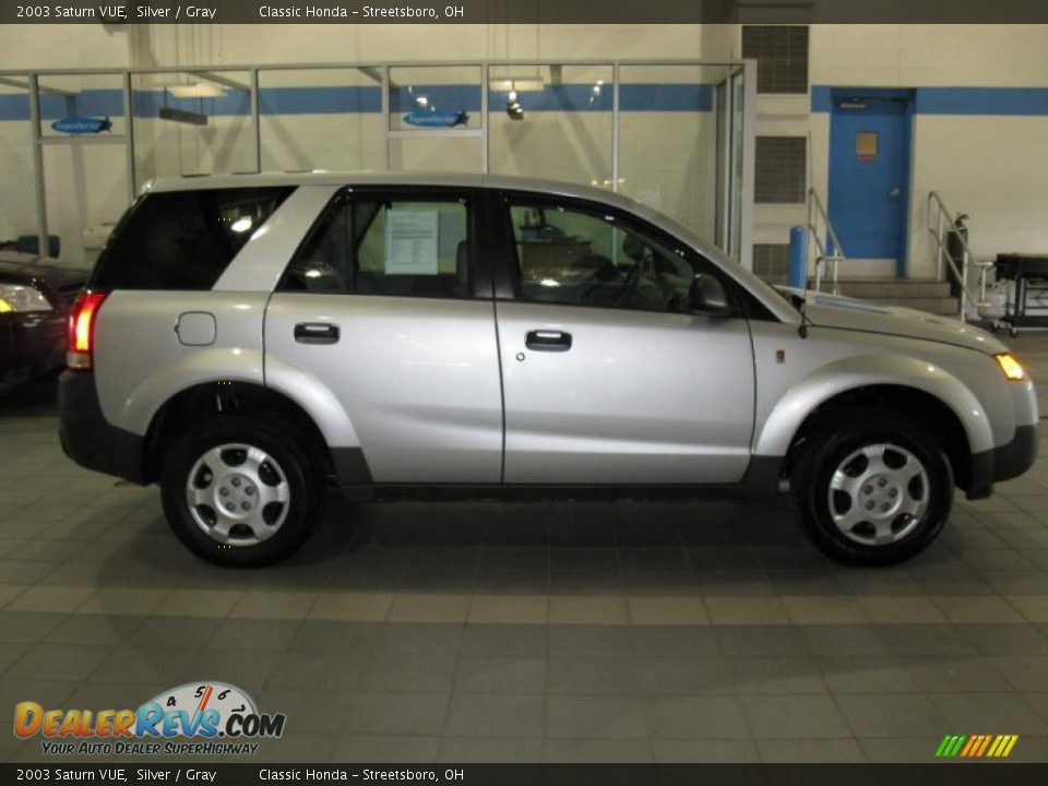 2003 Saturn VUE Silver / Gray Photo #3
