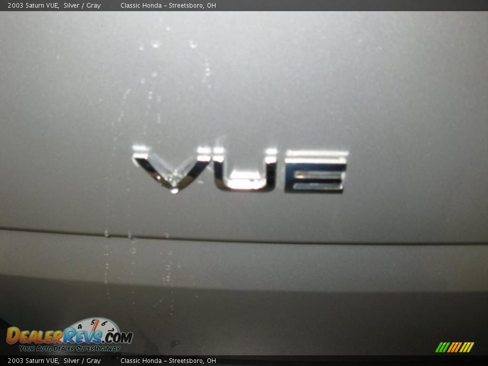 2003 Saturn VUE Silver / Gray Photo #10