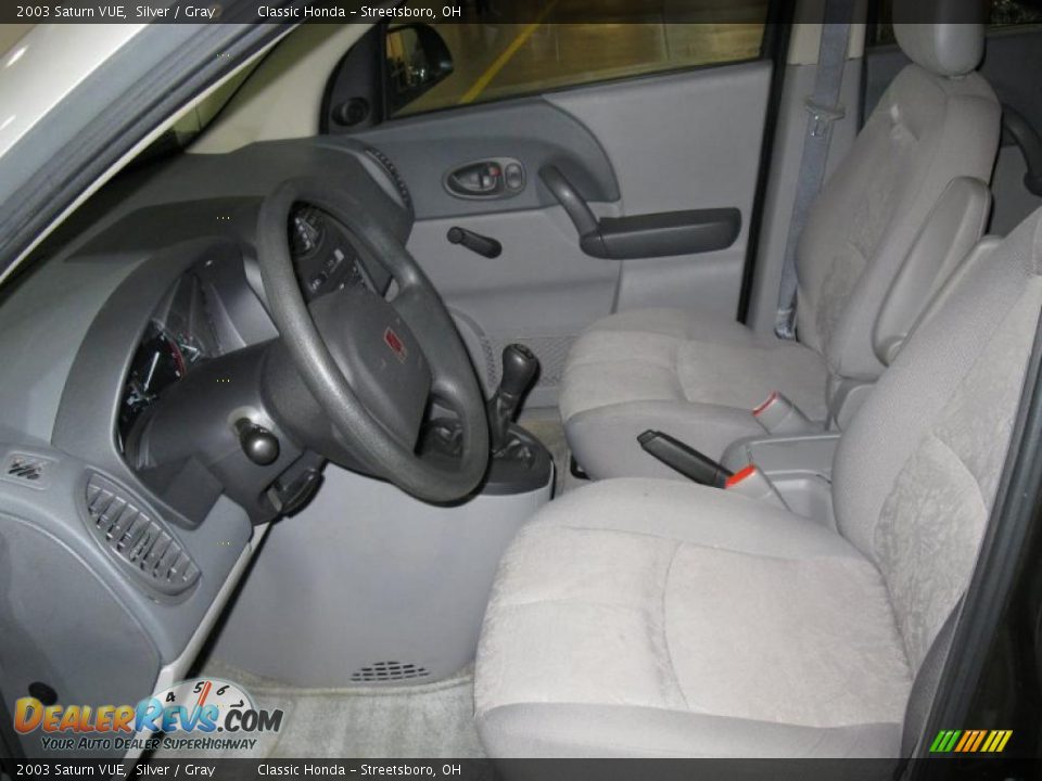 2003 Saturn VUE Silver / Gray Photo #13