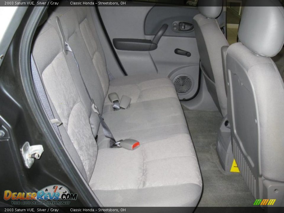 2003 Saturn VUE Silver / Gray Photo #22