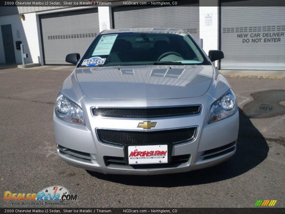 2009 Chevrolet Malibu LS Sedan Silver Ice Metallic / Titanium Photo #2