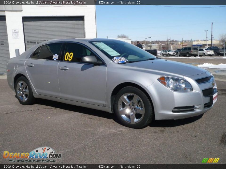 2009 Chevrolet Malibu LS Sedan Silver Ice Metallic / Titanium Photo #3
