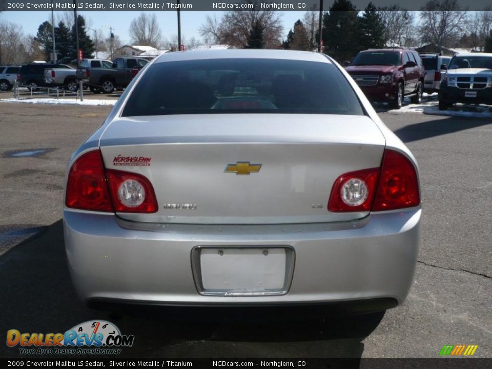 2009 Chevrolet Malibu LS Sedan Silver Ice Metallic / Titanium Photo #5