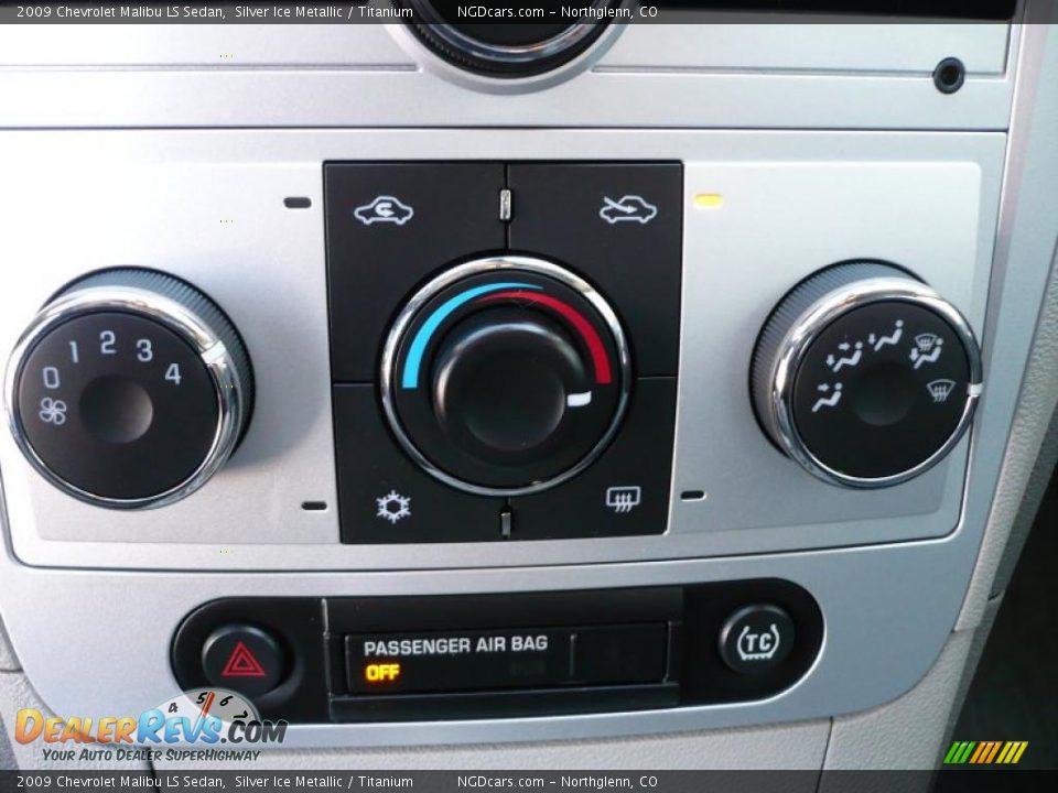 2009 Chevrolet Malibu LS Sedan Silver Ice Metallic / Titanium Photo #18