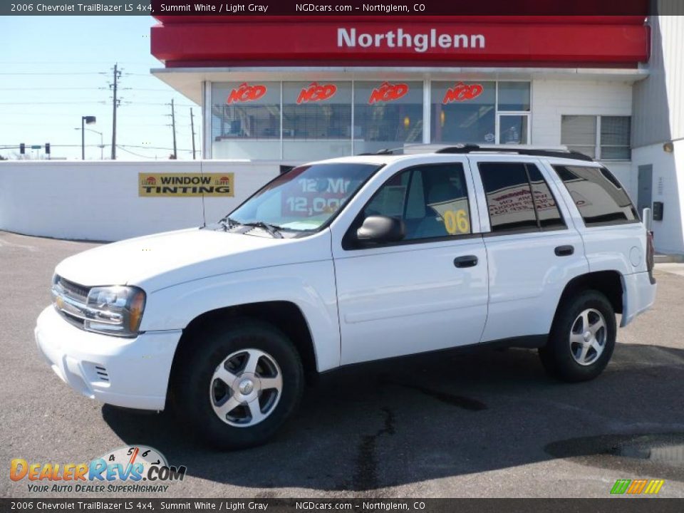 2006 Chevrolet TrailBlazer LS 4x4 Summit White / Light Gray Photo #1