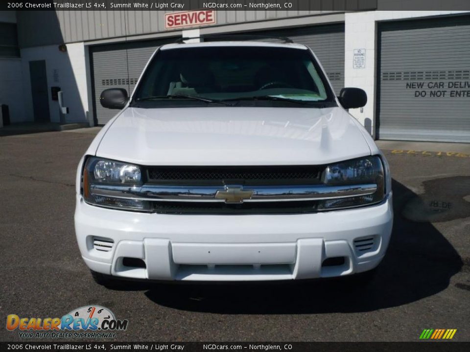 2006 Chevrolet TrailBlazer LS 4x4 Summit White / Light Gray Photo #2