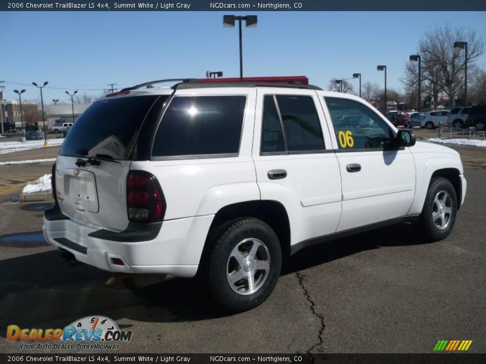 2006 Chevrolet TrailBlazer LS 4x4 Summit White / Light Gray Photo #4