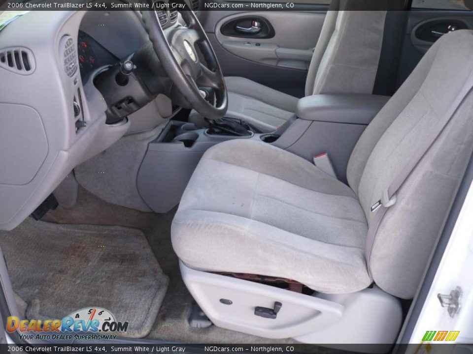 2006 Chevrolet TrailBlazer LS 4x4 Summit White / Light Gray Photo #7