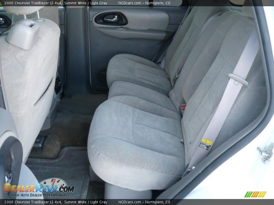 2006 Chevrolet TrailBlazer LS 4x4 Summit White / Light Gray Photo #8