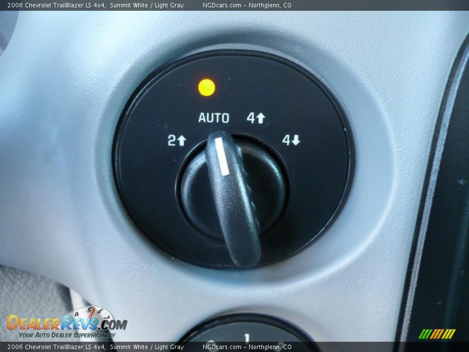 2006 Chevrolet TrailBlazer LS 4x4 Summit White / Light Gray Photo #19