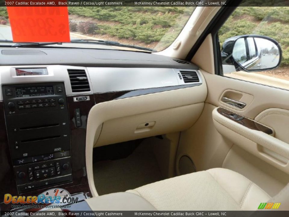2007 Cadillac Escalade AWD Black Raven / Cocoa/Light Cashmere Photo #17