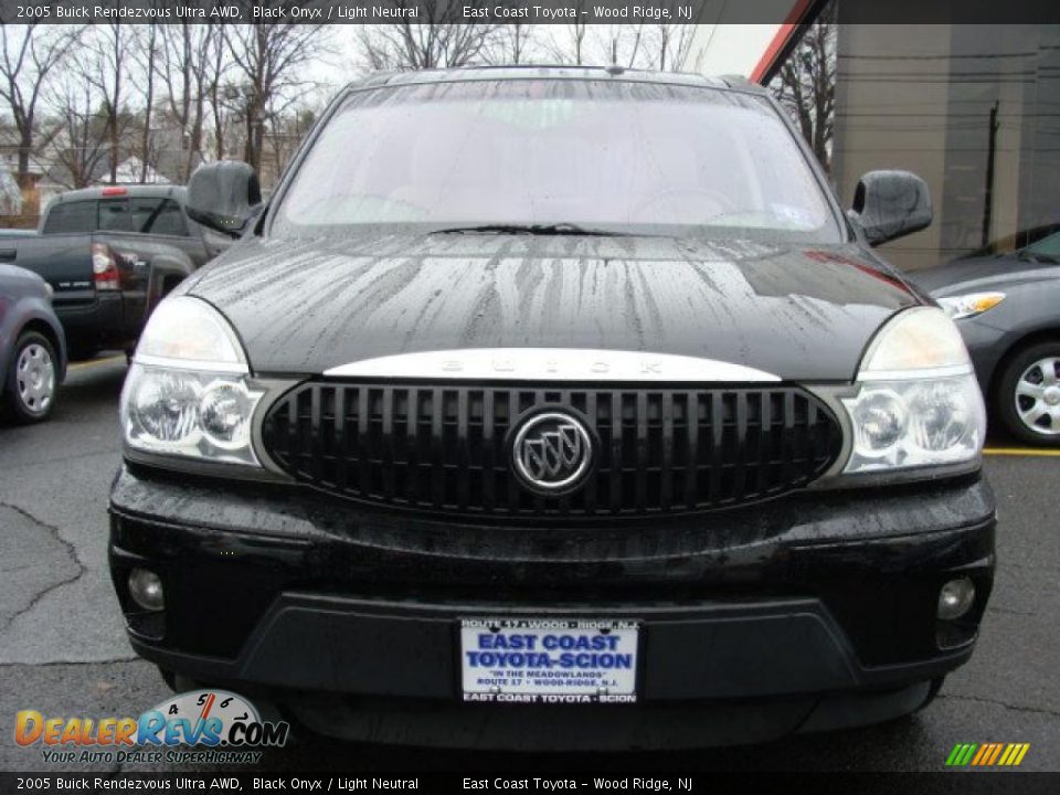 2005 Buick Rendezvous Ultra AWD Black Onyx / Light Neutral Photo #2
