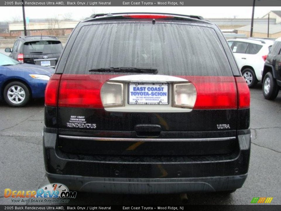 2005 Buick Rendezvous Ultra AWD Black Onyx / Light Neutral Photo #4