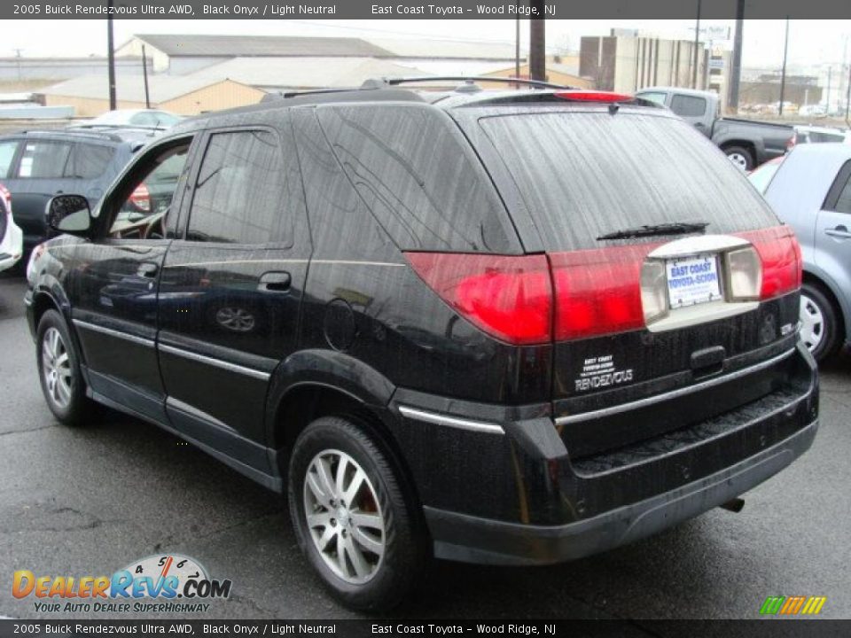 2005 Buick Rendezvous Ultra AWD Black Onyx / Light Neutral Photo #5