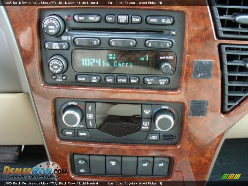 2005 Buick Rendezvous Ultra AWD Black Onyx / Light Neutral Photo #11
