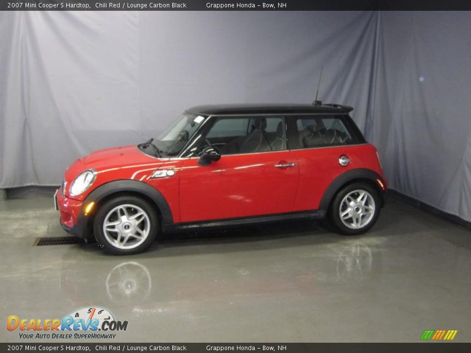 2007 Mini Cooper S Hardtop Chili Red / Lounge Carbon Black Photo #2