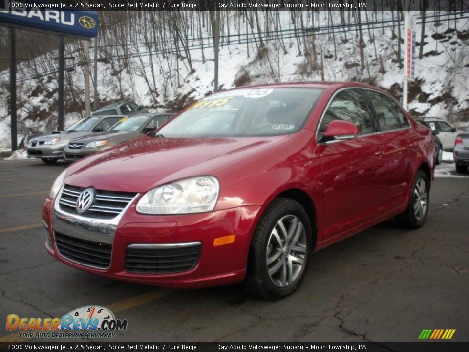 2006 Volkswagen Jetta 2.5 Sedan Spice Red Metallic / Pure Beige Photo #2