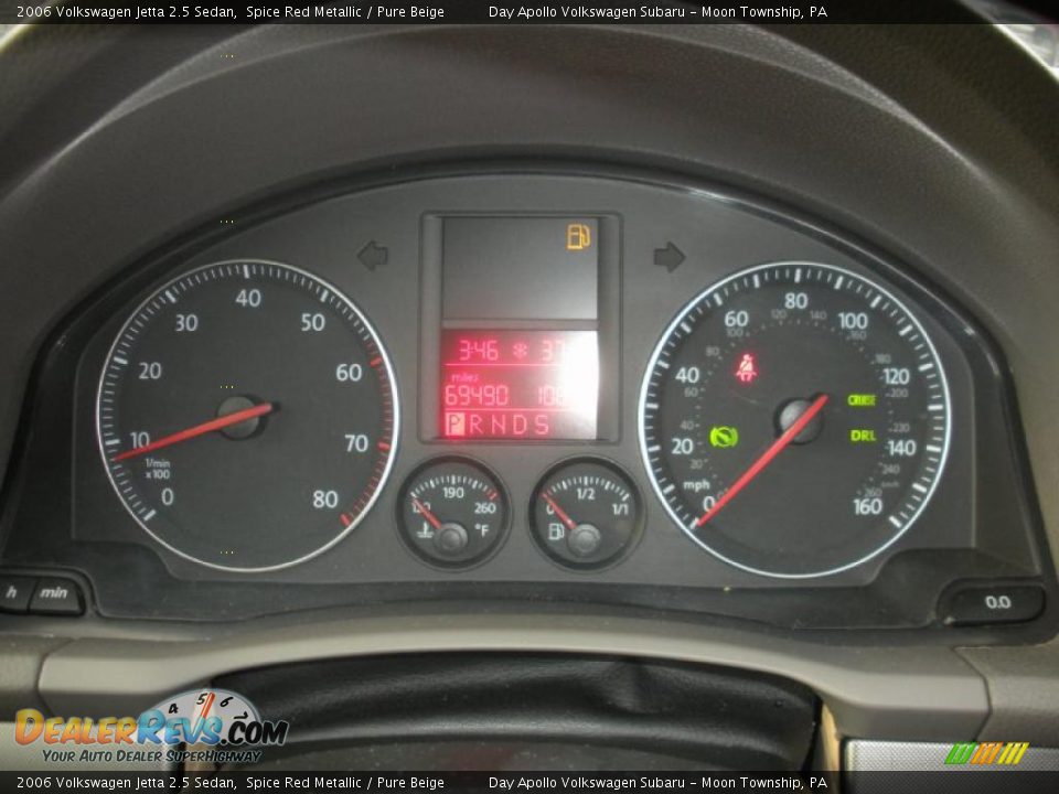 2006 Volkswagen Jetta 2.5 Sedan Spice Red Metallic / Pure Beige Photo #18
