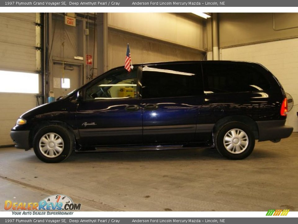 1997 Plymouth Grand Voyager SE Deep Amethyst Pearl / Gray Photo #10