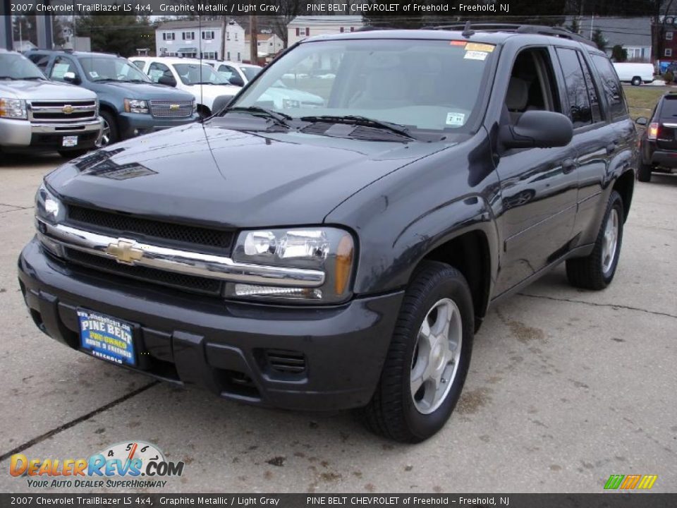 2007 Chevrolet TrailBlazer LS 4x4 Graphite Metallic / Light Gray Photo #1