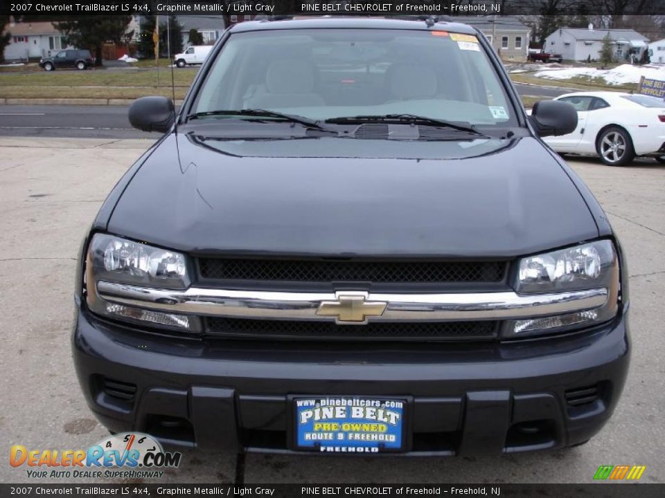 2007 Chevrolet TrailBlazer LS 4x4 Graphite Metallic / Light Gray Photo #2