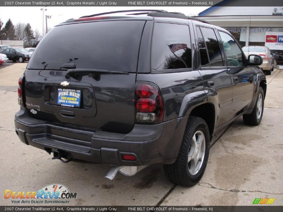 2007 Chevrolet TrailBlazer LS 4x4 Graphite Metallic / Light Gray Photo #4