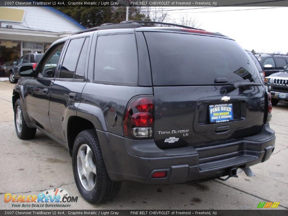 2007 Chevrolet TrailBlazer LS 4x4 Graphite Metallic / Light Gray Photo #6