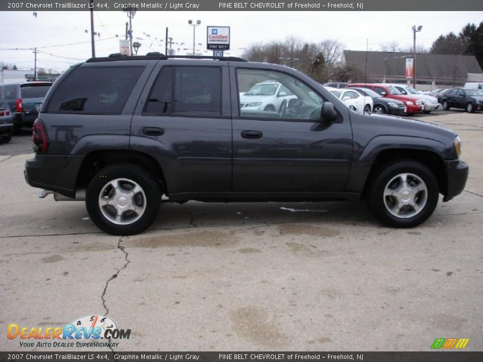 2007 Chevrolet TrailBlazer LS 4x4 Graphite Metallic / Light Gray Photo #7