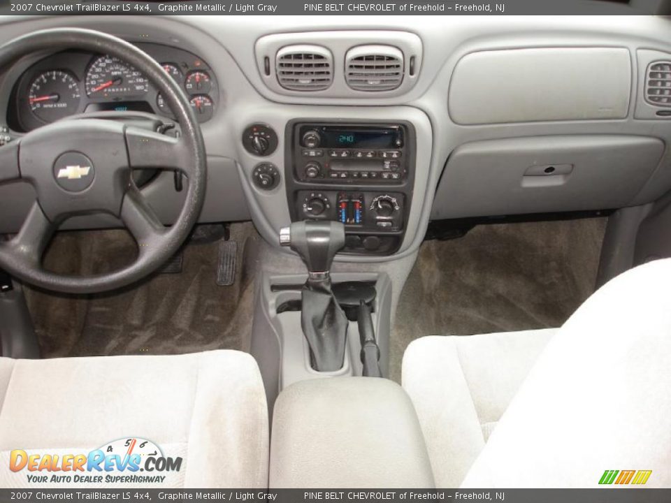 2007 Chevrolet TrailBlazer LS 4x4 Graphite Metallic / Light Gray Photo #15